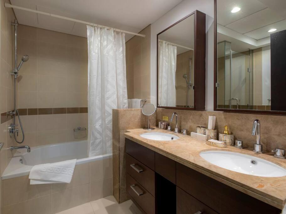 First Class 2Br With Full Burj Khalifa And Fountain View Dubai Ngoại thất bức ảnh