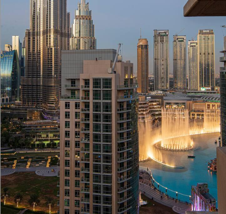 First Class 2Br With Full Burj Khalifa And Fountain View Dubai Ngoại thất bức ảnh
