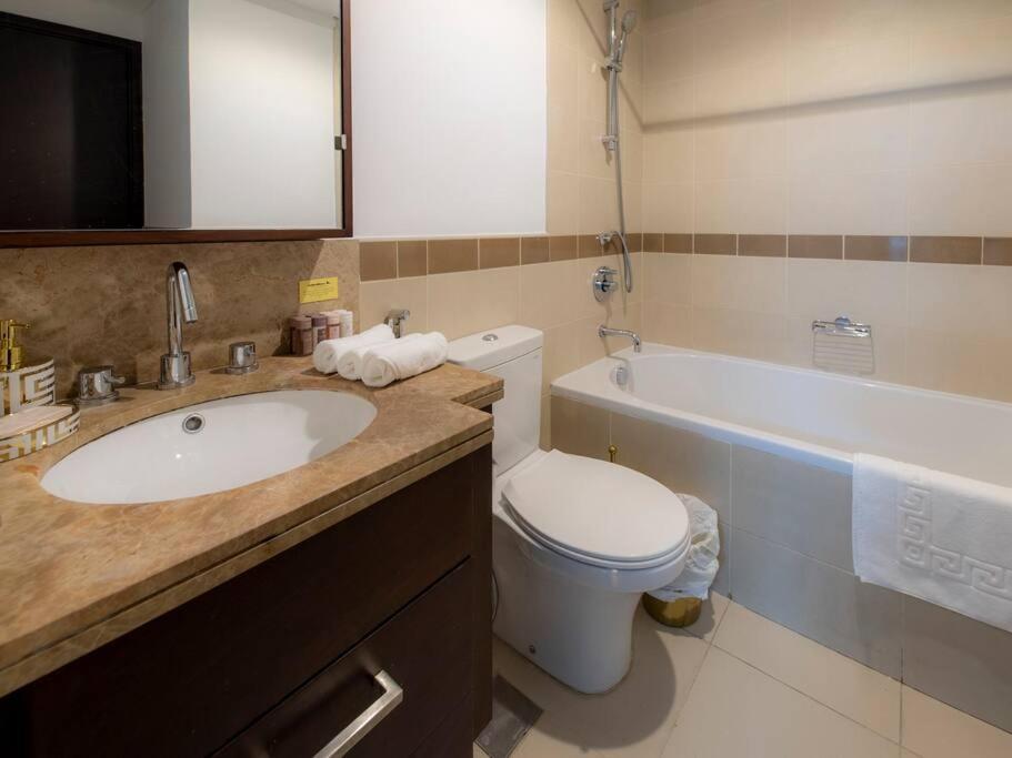 First Class 2Br With Full Burj Khalifa And Fountain View Dubai Ngoại thất bức ảnh