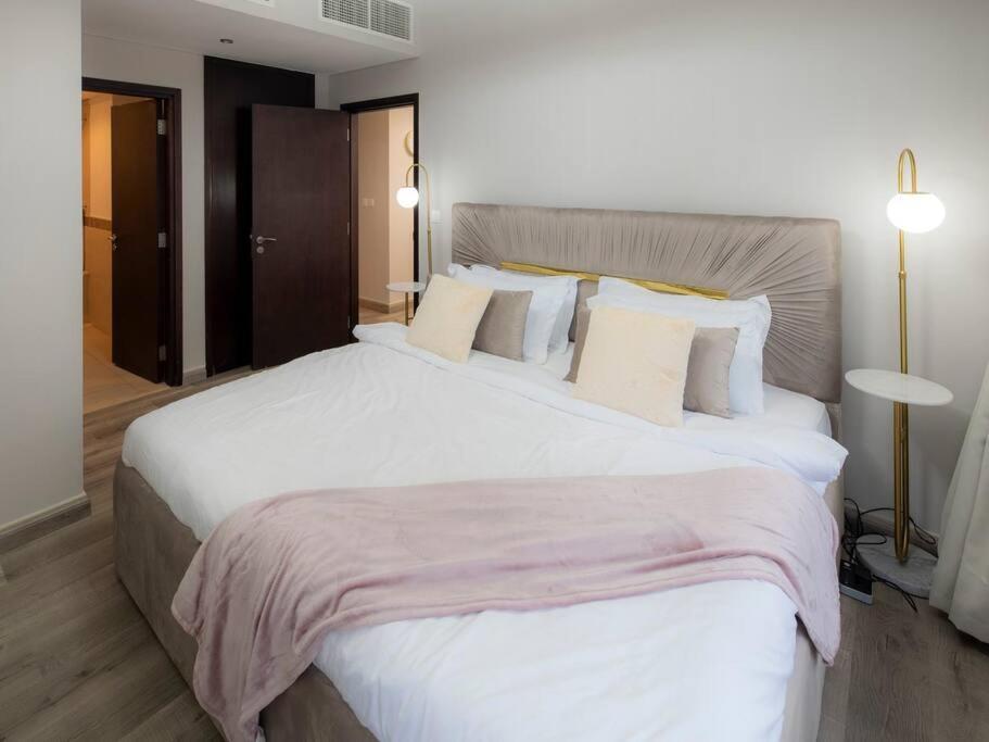 First Class 2Br With Full Burj Khalifa And Fountain View Dubai Ngoại thất bức ảnh
